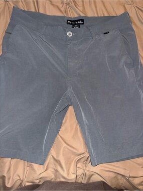 Travis Mathew shorts 36